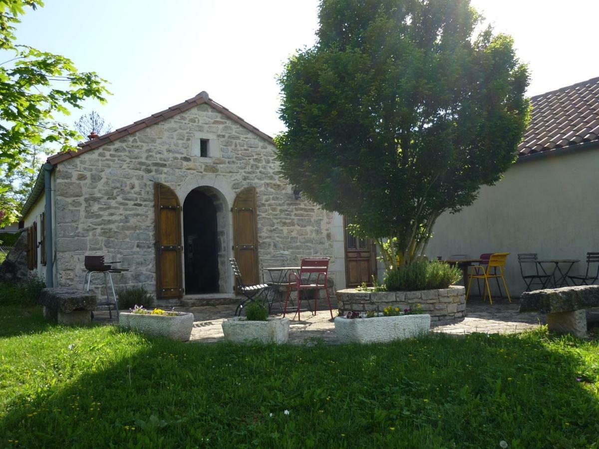 gîte des Frênes en terrain clos Millau Exterior foto